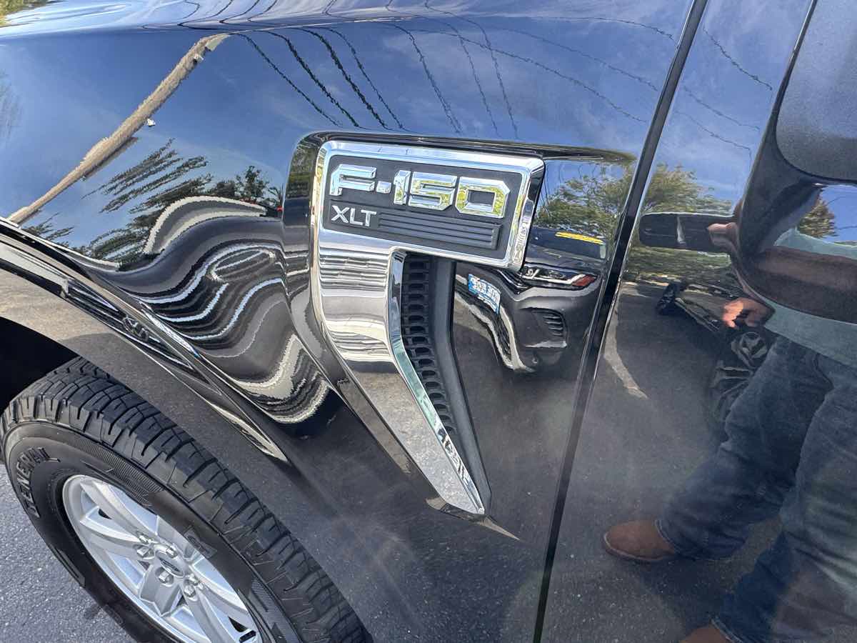 2023 Ford F-150 XLT photo 9