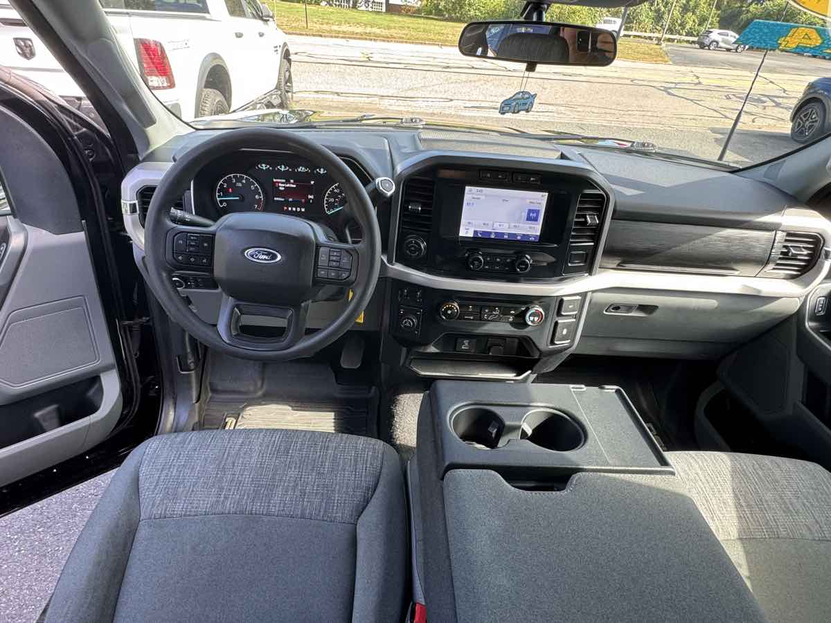2023 Ford F-150 XLT photo 13