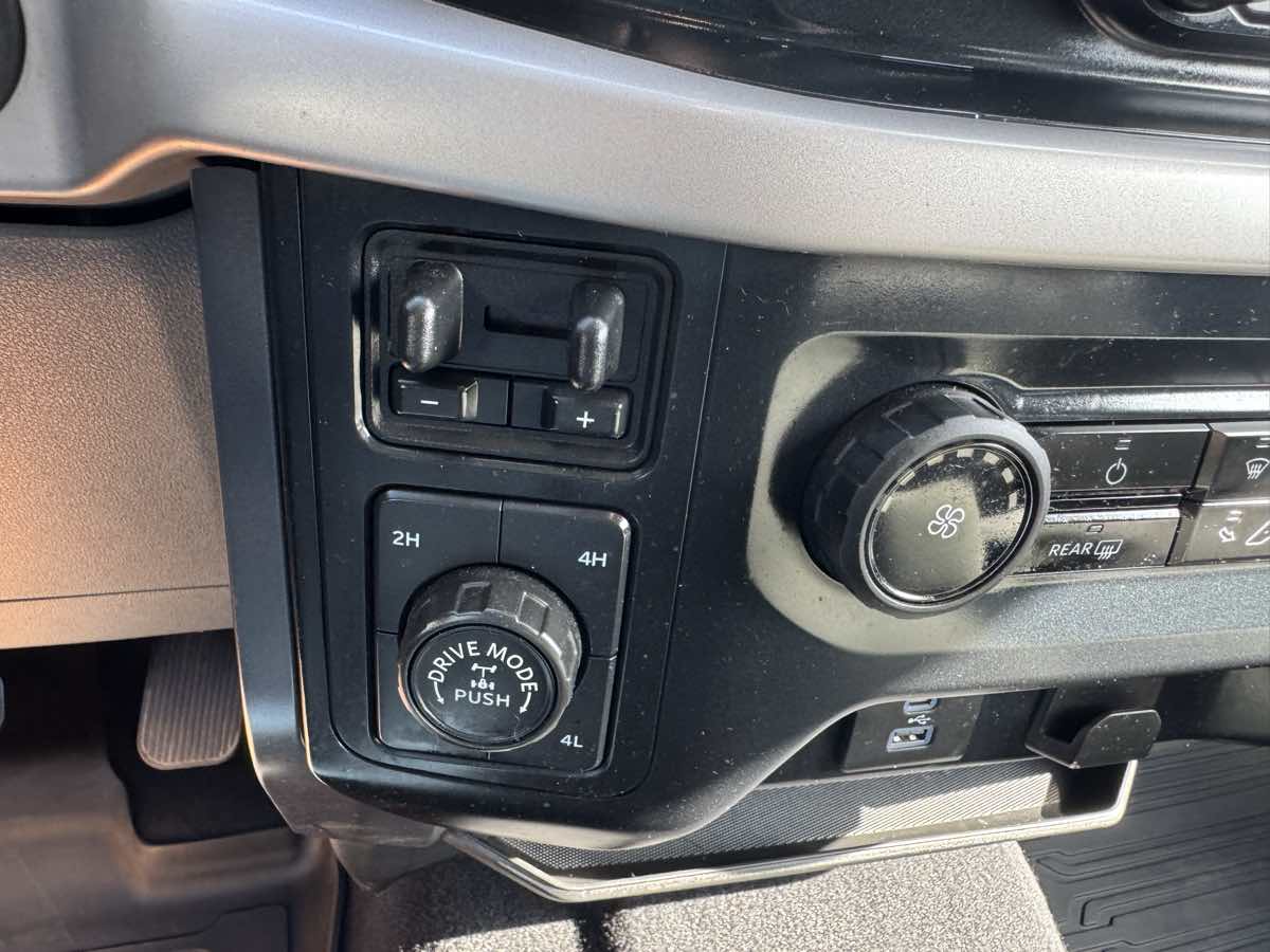 2023 Ford F-150 XLT photo 16