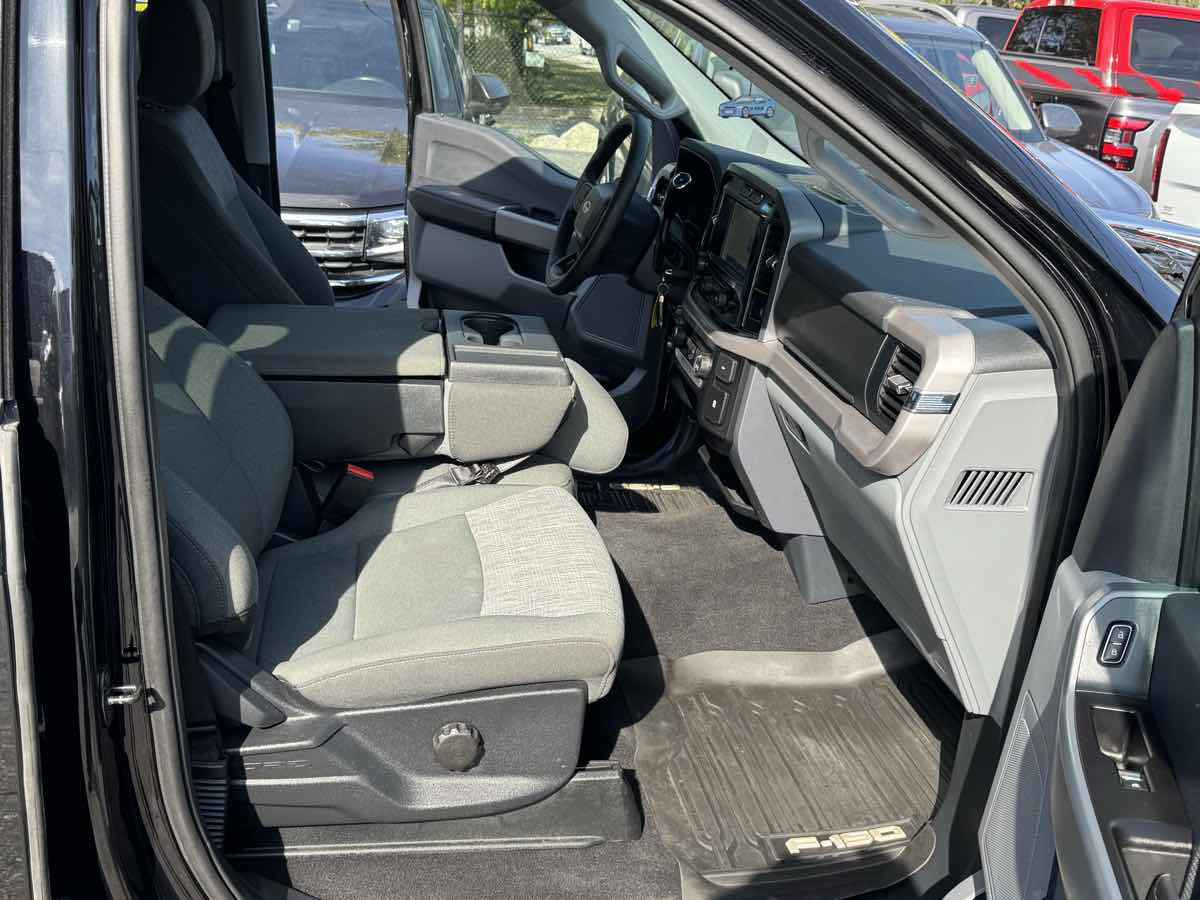 2023 Ford F-150 XLT photo 17
