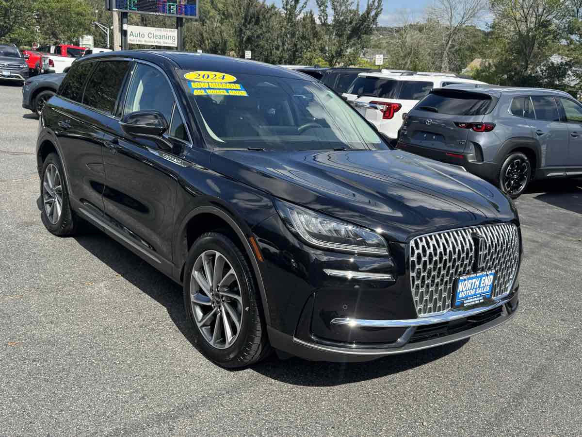 2024 Lincoln Corsair Premiere photo 3