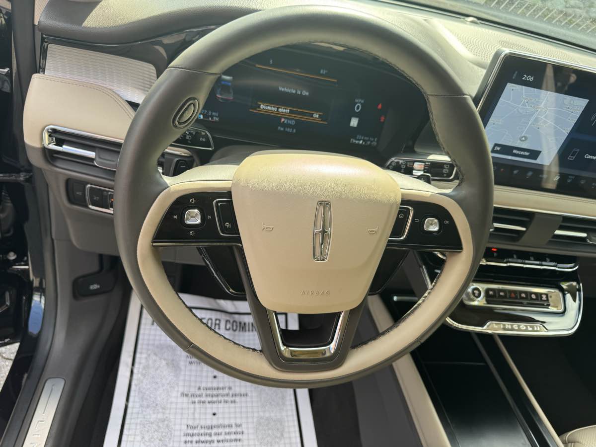 2024 Lincoln Corsair Premiere photo 13