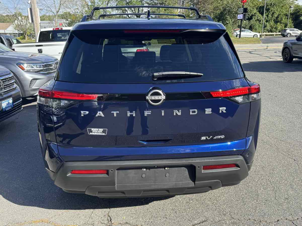 2022 Nissan Pathfinder SV photo 6