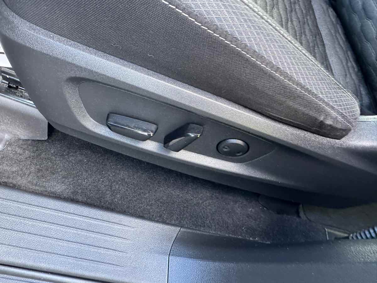 2022 Nissan Pathfinder SV photo 10