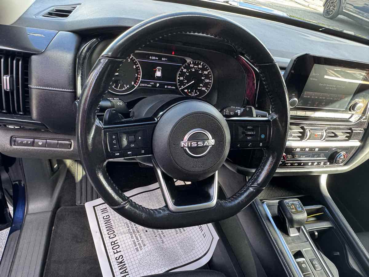 2022 Nissan Pathfinder SV photo 13