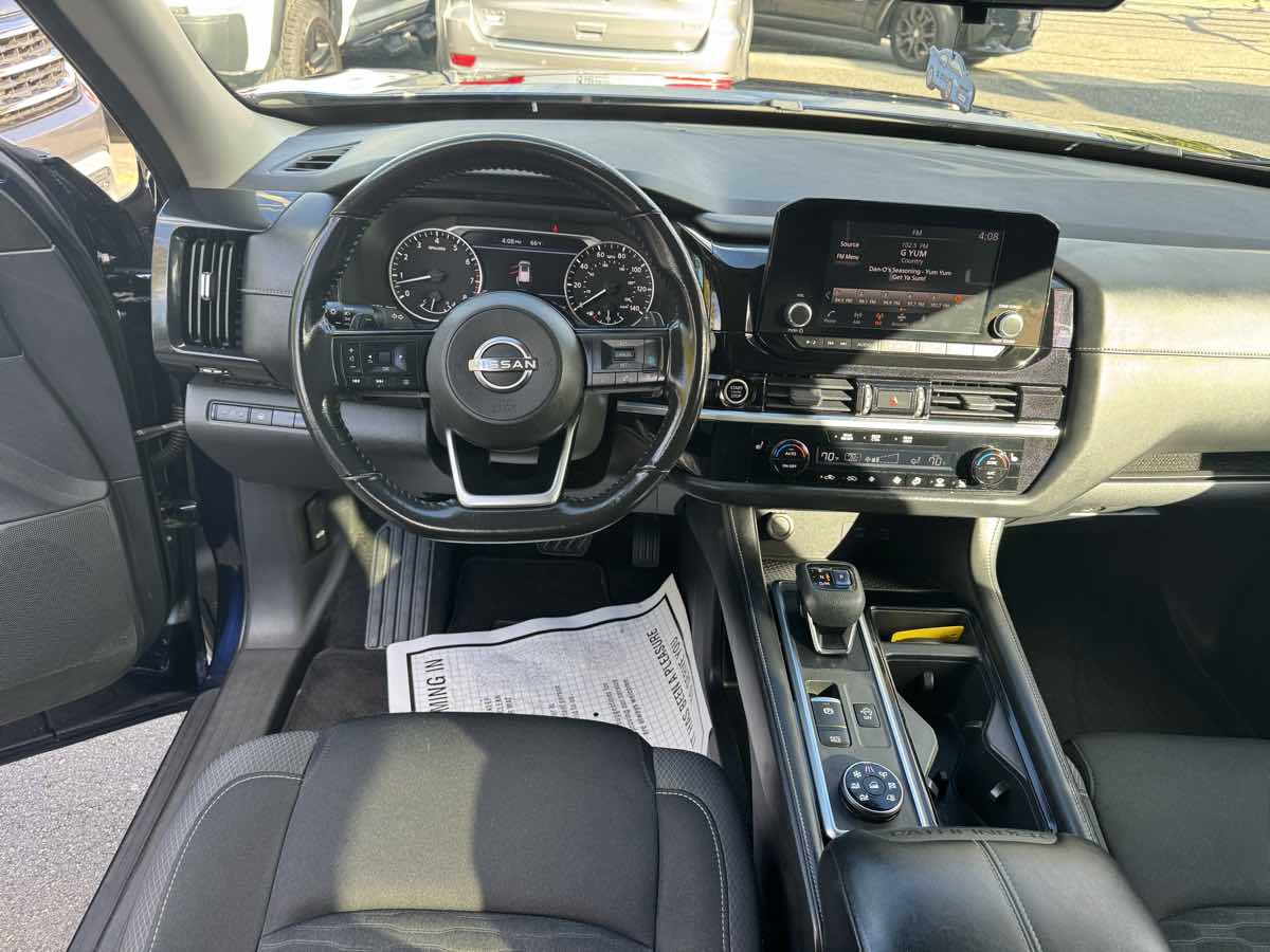 2022 Nissan Pathfinder SV photo 14