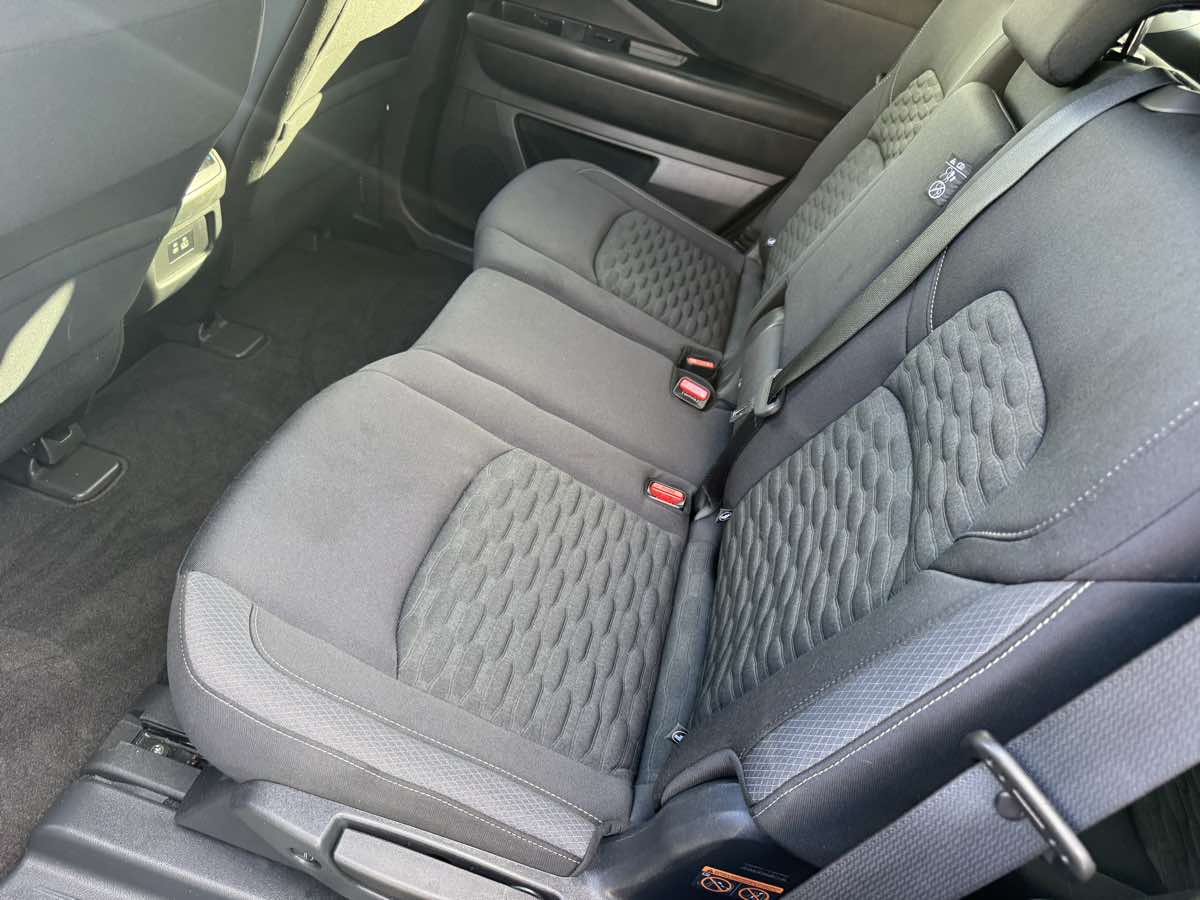 2022 Nissan Pathfinder SV photo 18