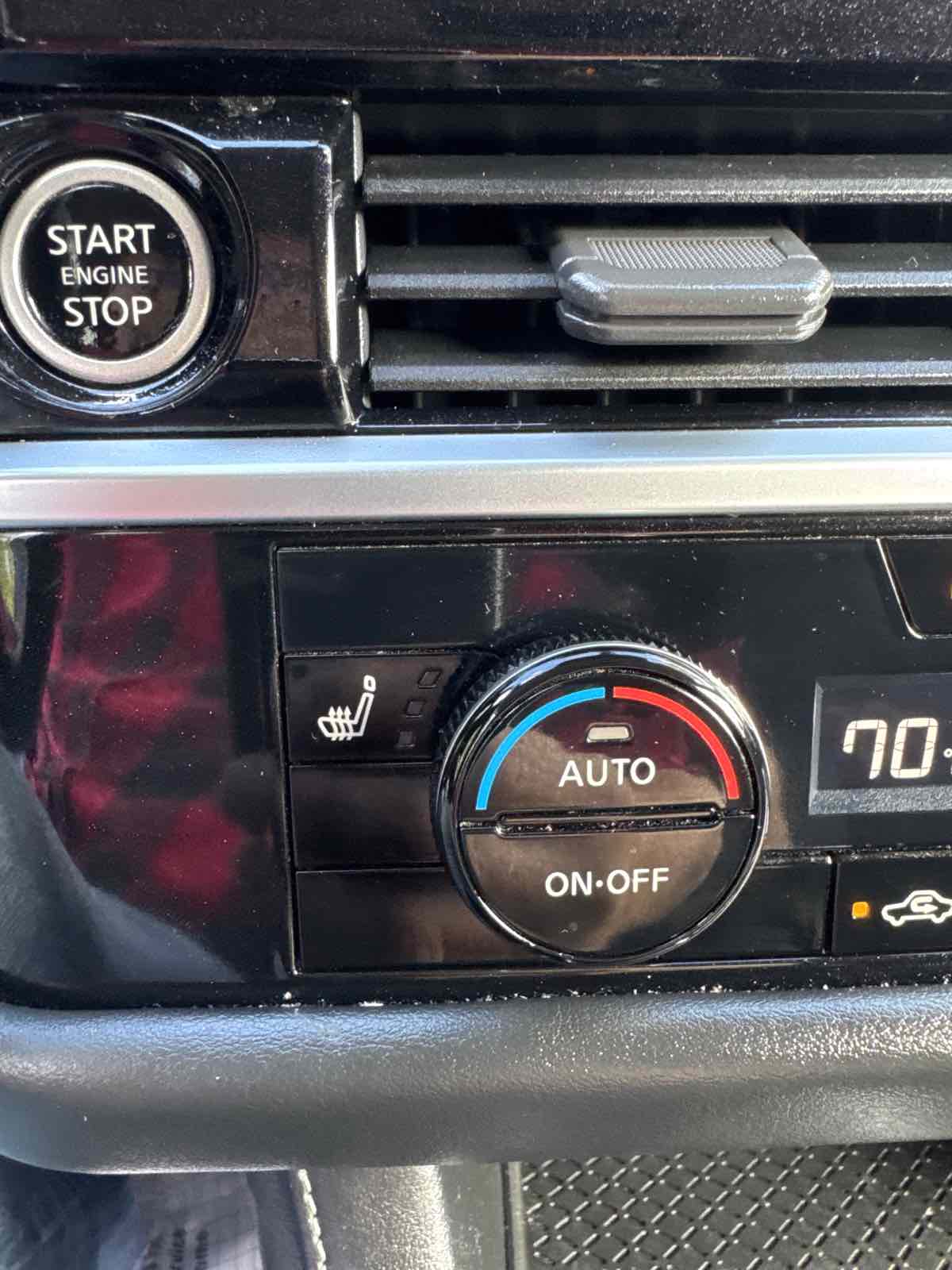 2022 Nissan Pathfinder SV photo 23