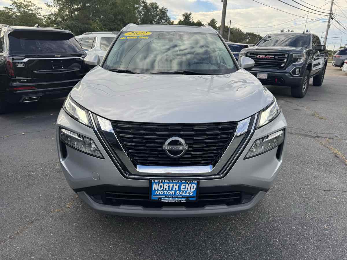 2022 Nissan Rogue SV photo 2