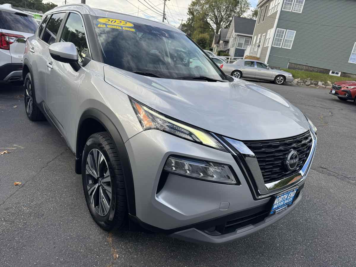 2022 Nissan Rogue SV photo 3