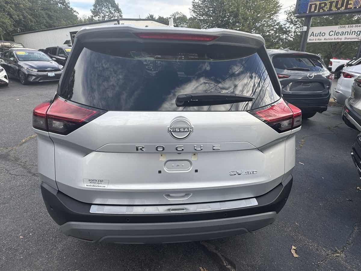 2022 Nissan Rogue SV photo 6