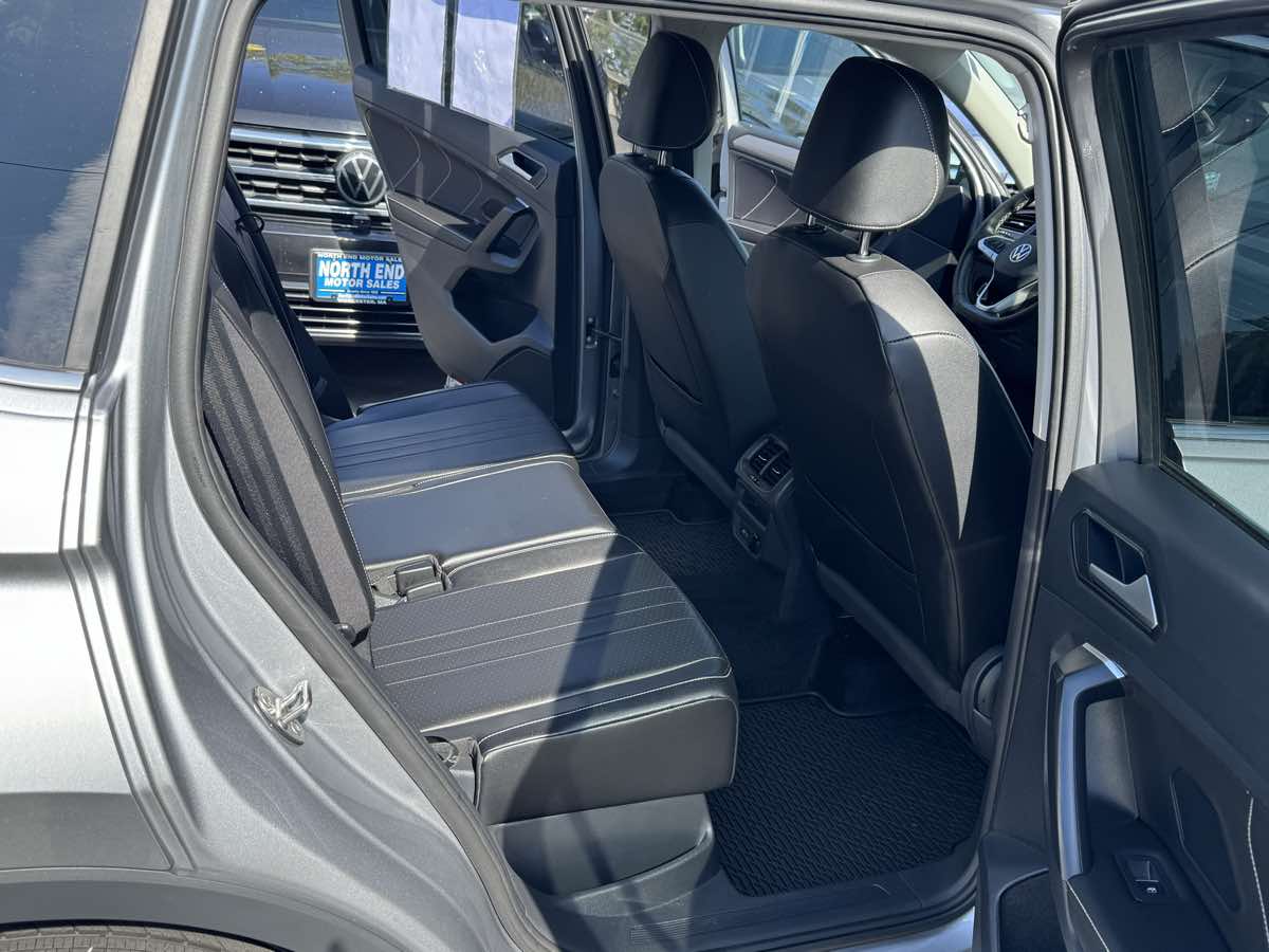2024 Volkswagen Tiguan SE Wolfsburg Edition photo 25