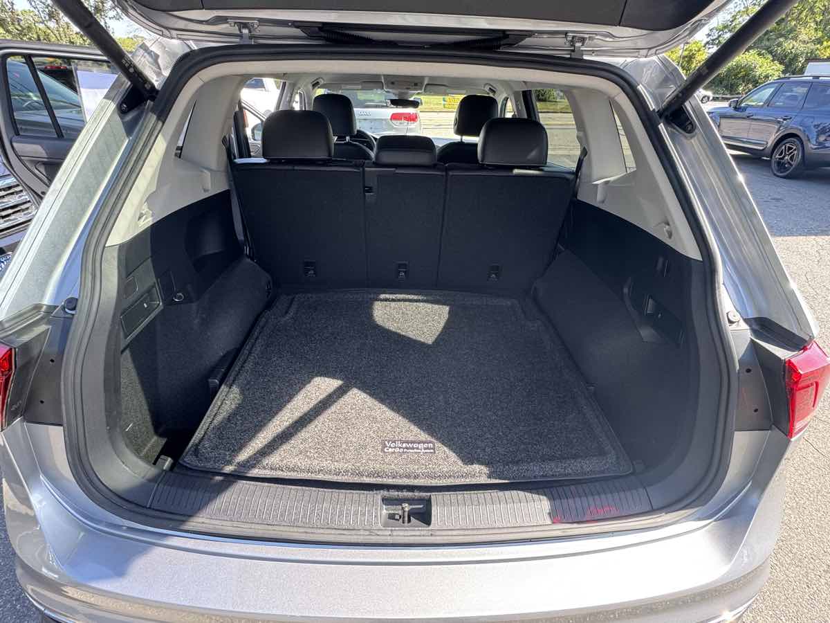 2024 Volkswagen Tiguan SE Wolfsburg Edition photo 27