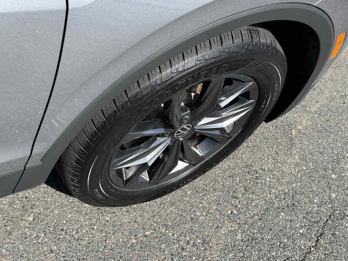 2024 Volkswagen Tiguan SE Wolfsburg Edition photo 29