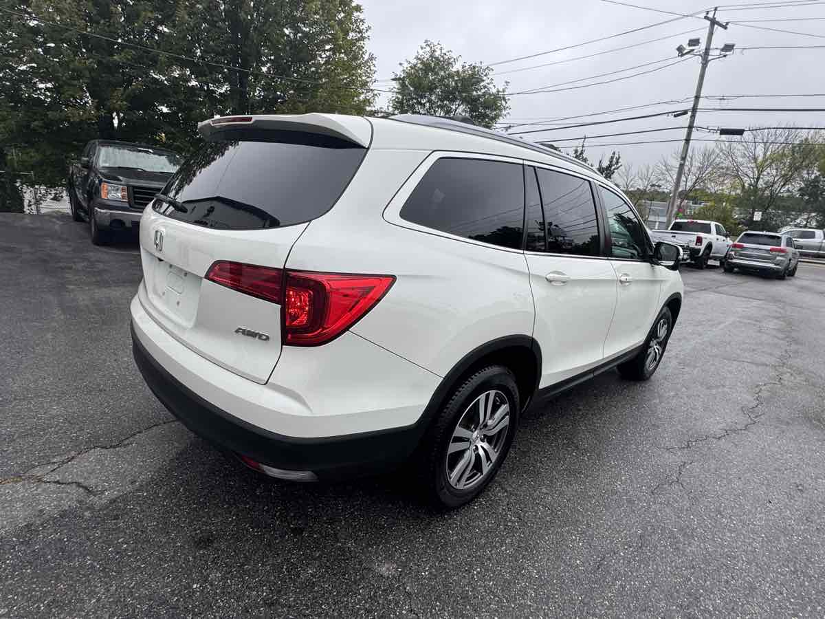 2017 Honda Pilot EX-L photo 2