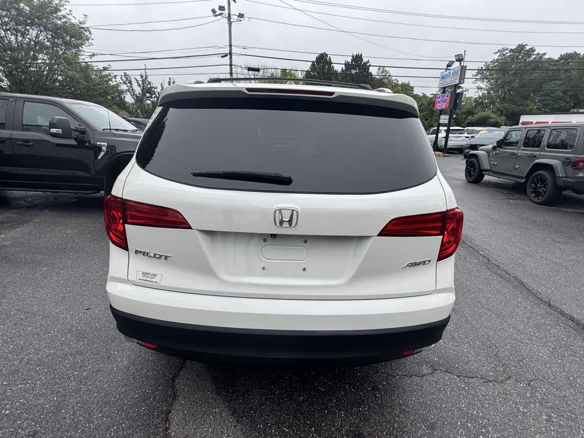 2017 Honda Pilot EX-L photo 3