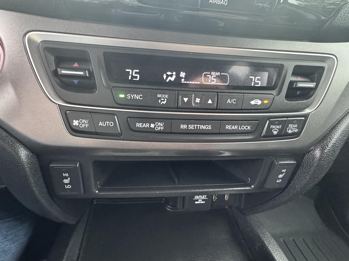 2017 Honda Pilot EX-L photo 17