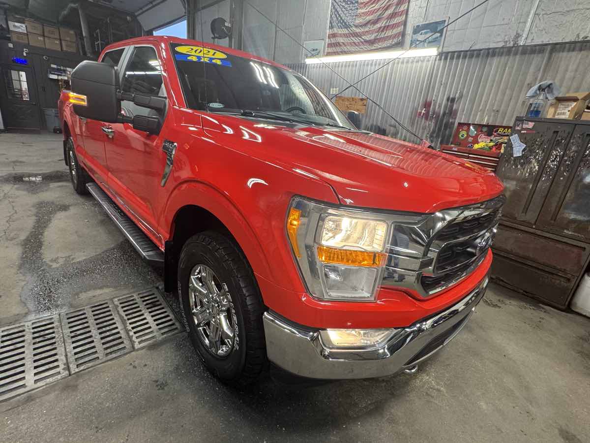 2021 Ford F-150 XLT photo 2
