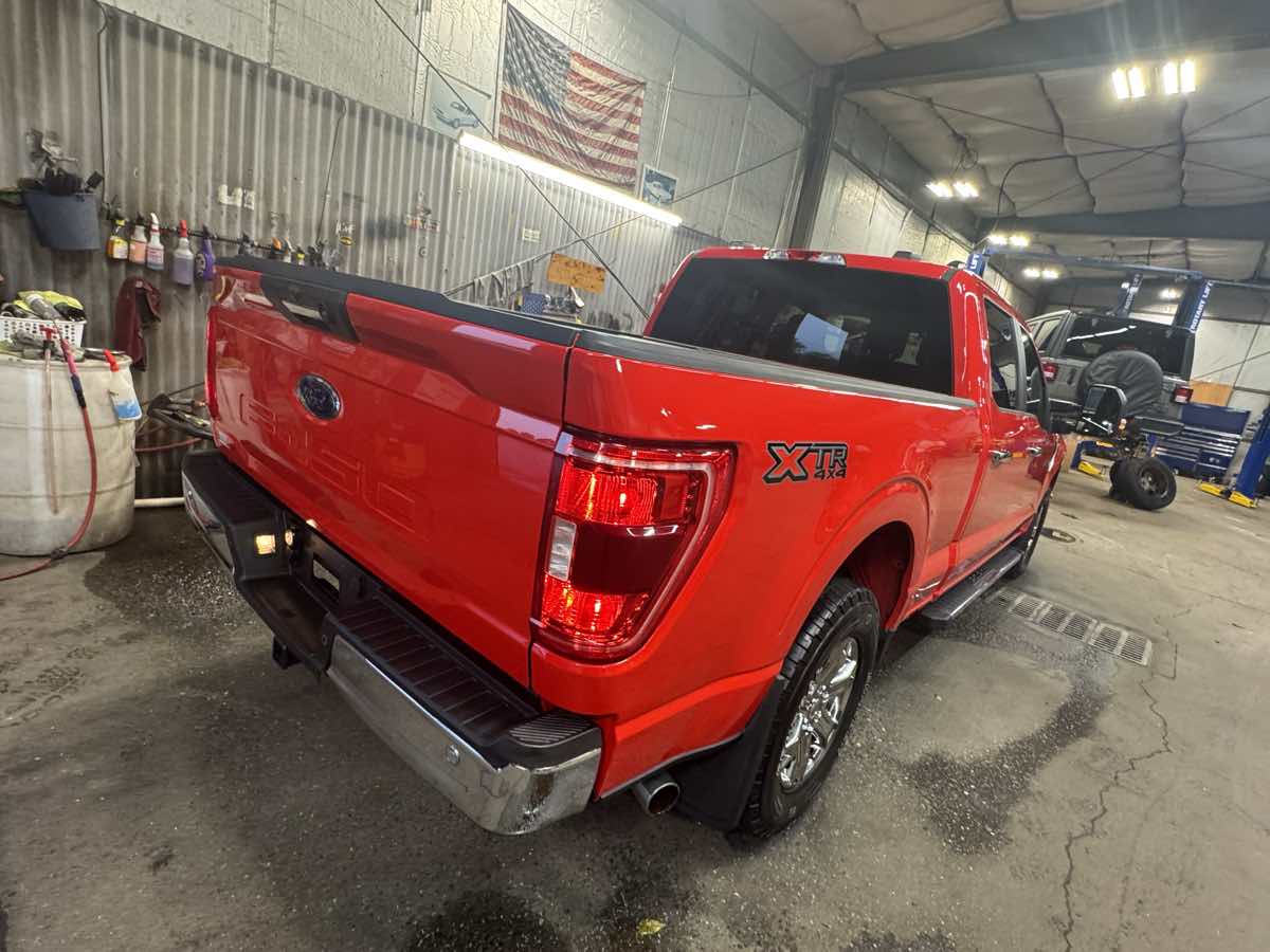 2021 Ford F-150 XLT photo 4