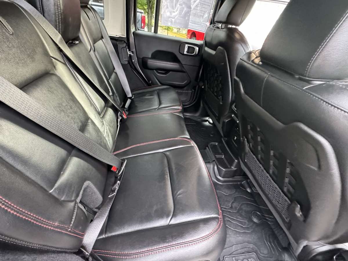 2019 Jeep Wrangler Unlimited Rubicon photo 16