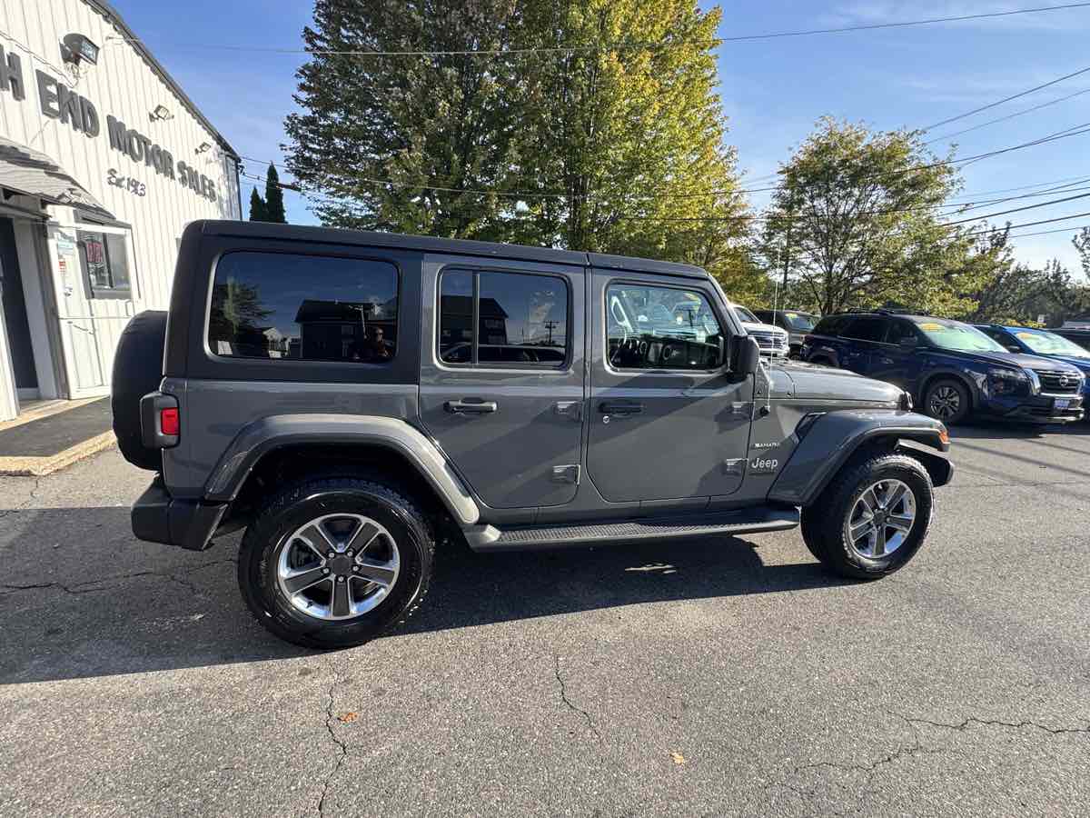 2021 Jeep Wrangler Unlimited Sahara photo 2
