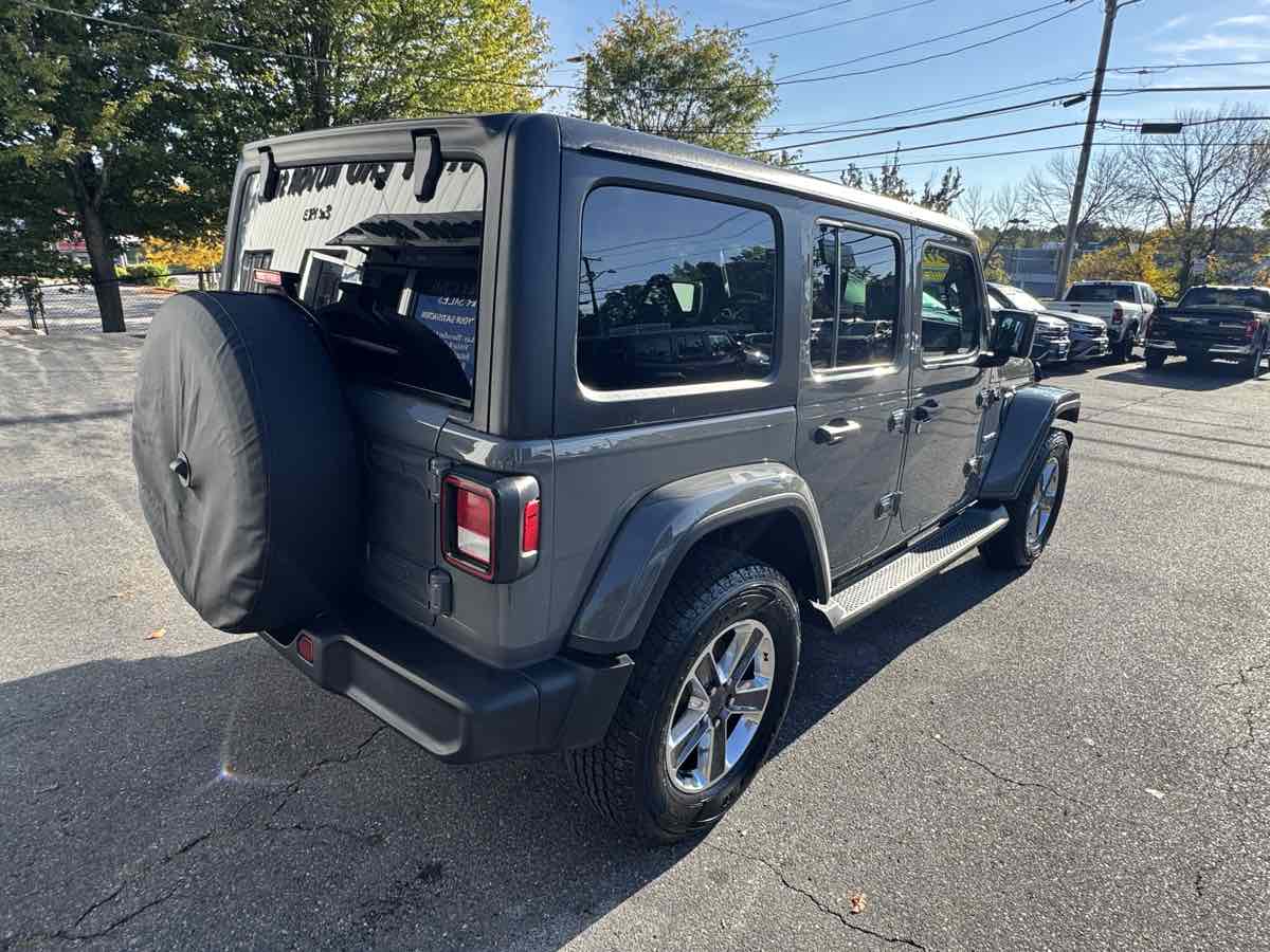 2021 Jeep Wrangler Unlimited Sahara photo 3