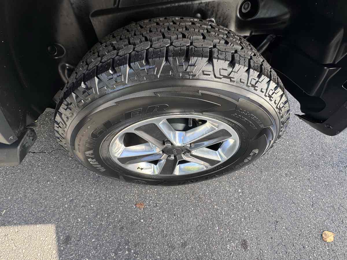 2021 Jeep Wrangler Unlimited Sahara photo 9