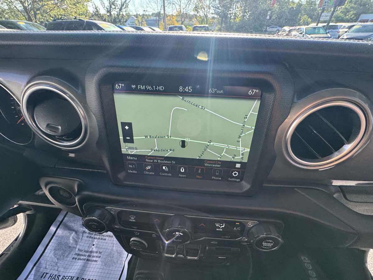 2021 Jeep Wrangler Unlimited Sahara photo 13