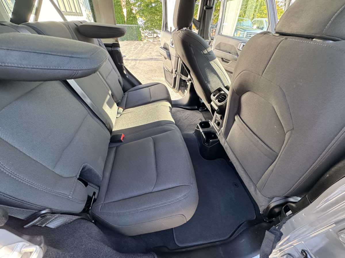 2021 Jeep Wrangler Unlimited Sahara photo 17