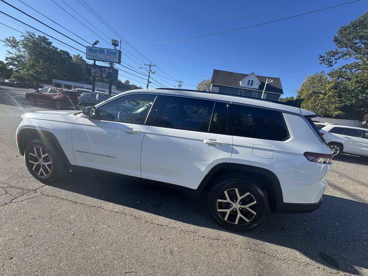 2023 Jeep Grand Cherokee Limited photo 5