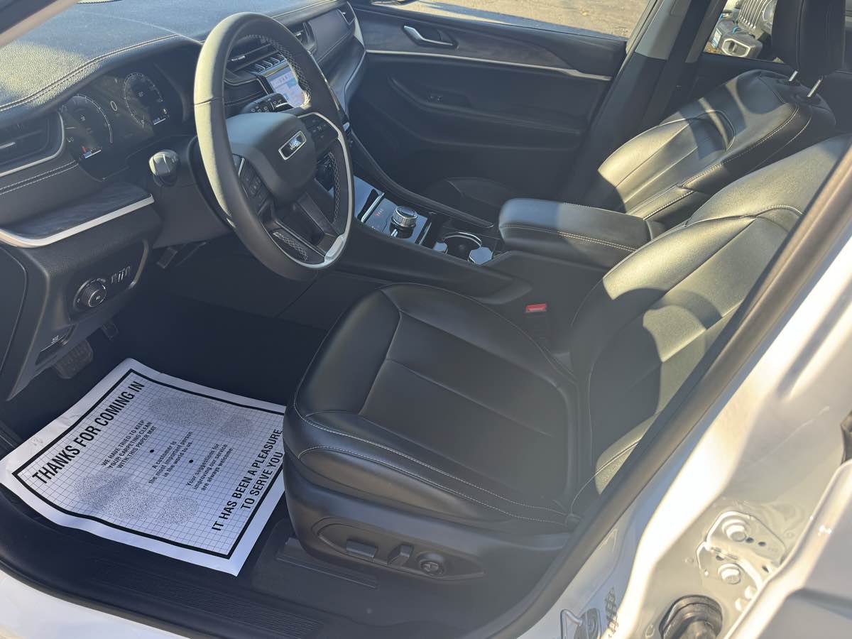 2023 Jeep Grand Cherokee Limited photo 9