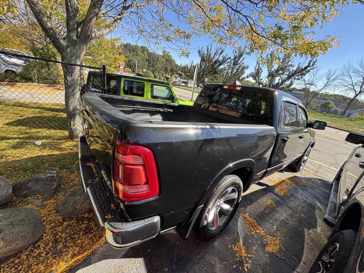 2022 Ram 1500 Limited photo 4