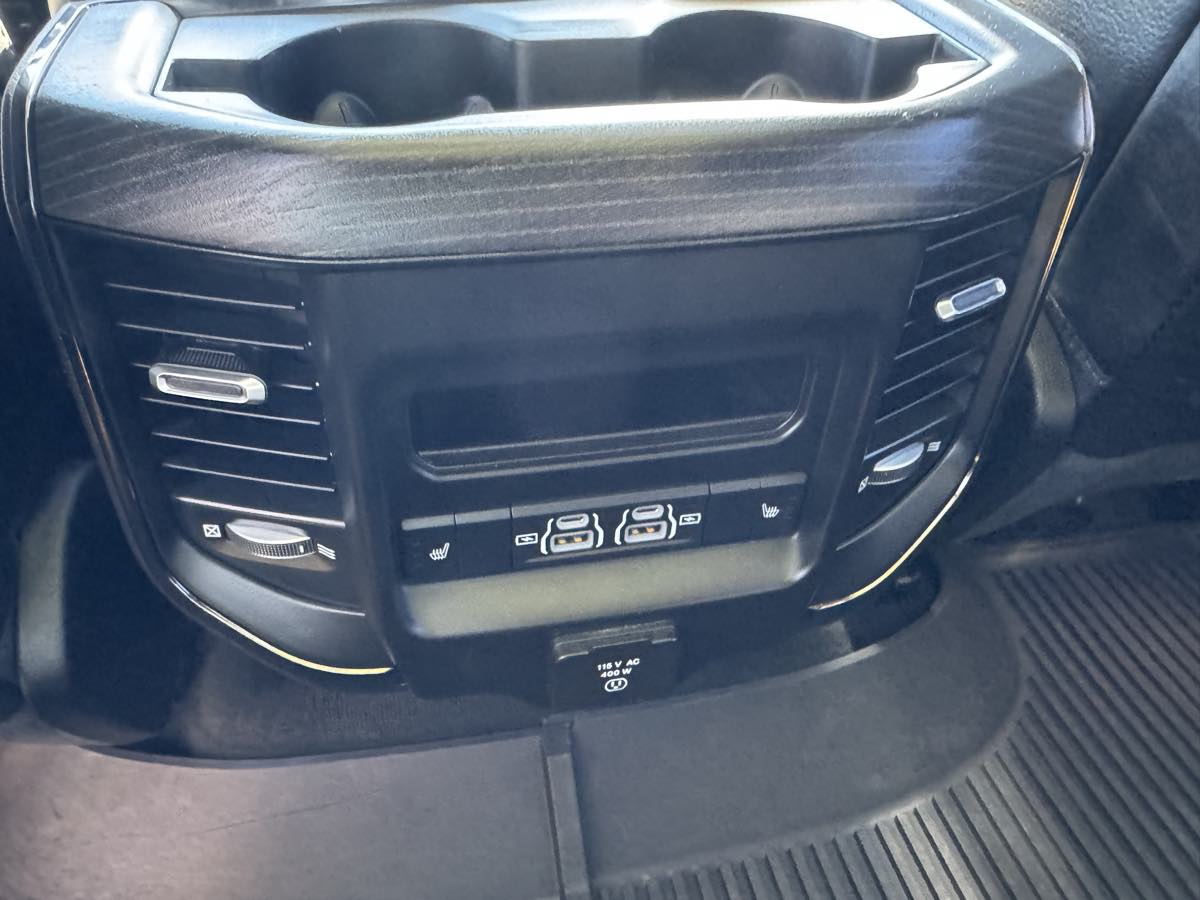 2022 Ram 1500 Limited photo 17