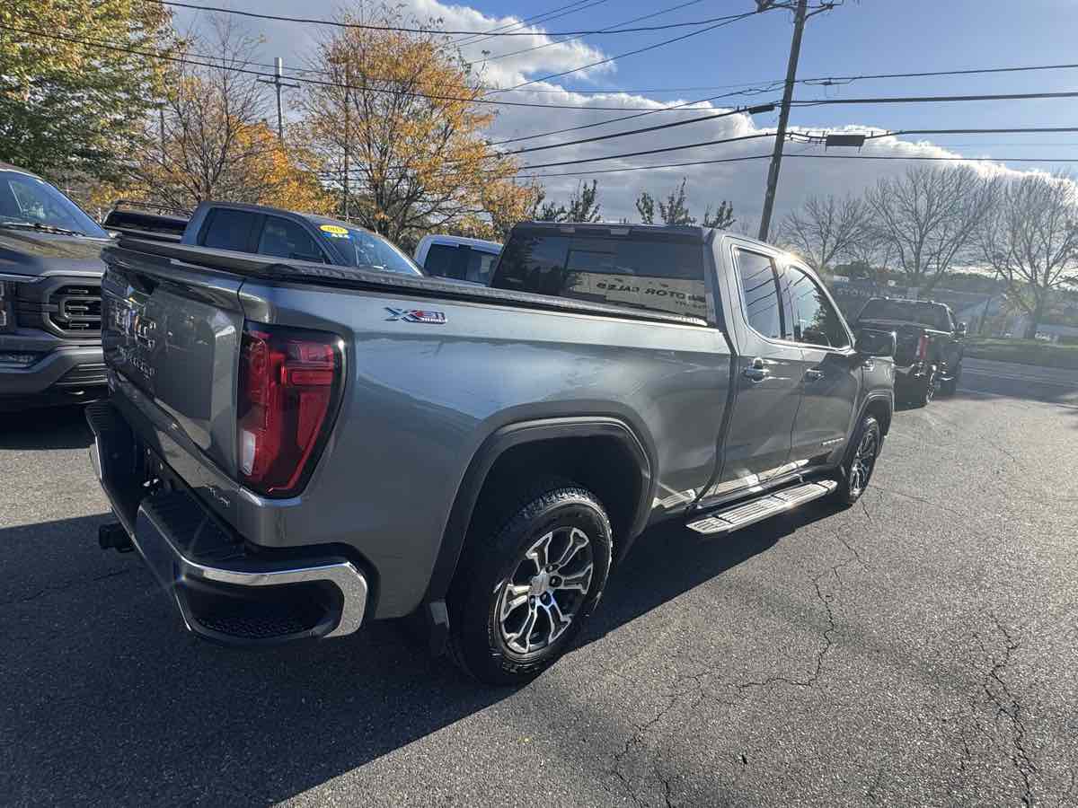2020 Gmc Sierra 1500 SLE photo 3