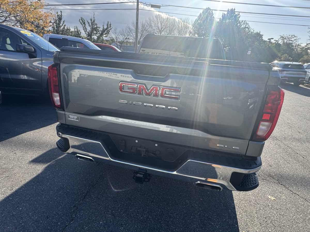 2020 Gmc Sierra 1500 SLE photo 4