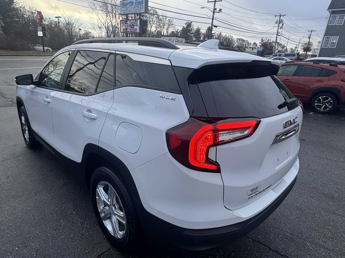 2023 Gmc Terrain SLE photo 3