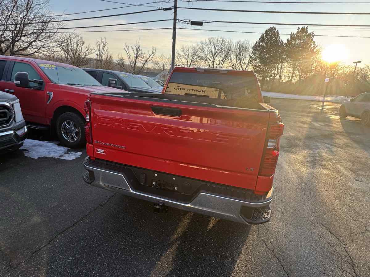 2025 Chevrolet Silverado 1500 LT - Photo 4