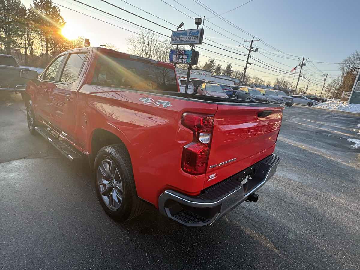 2025 Chevrolet Silverado 1500 LT - Photo 5