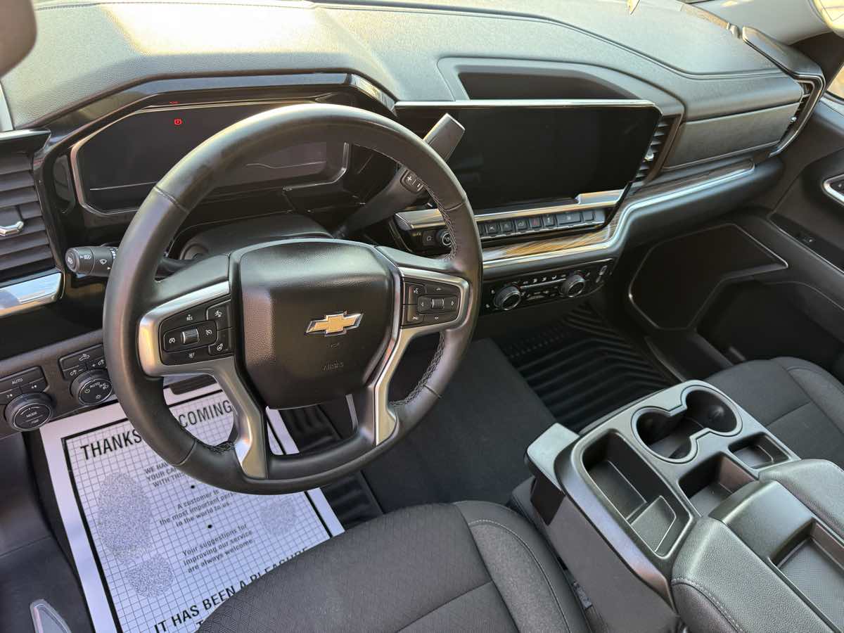 2025 Chevrolet Silverado 1500 LT - Photo 14