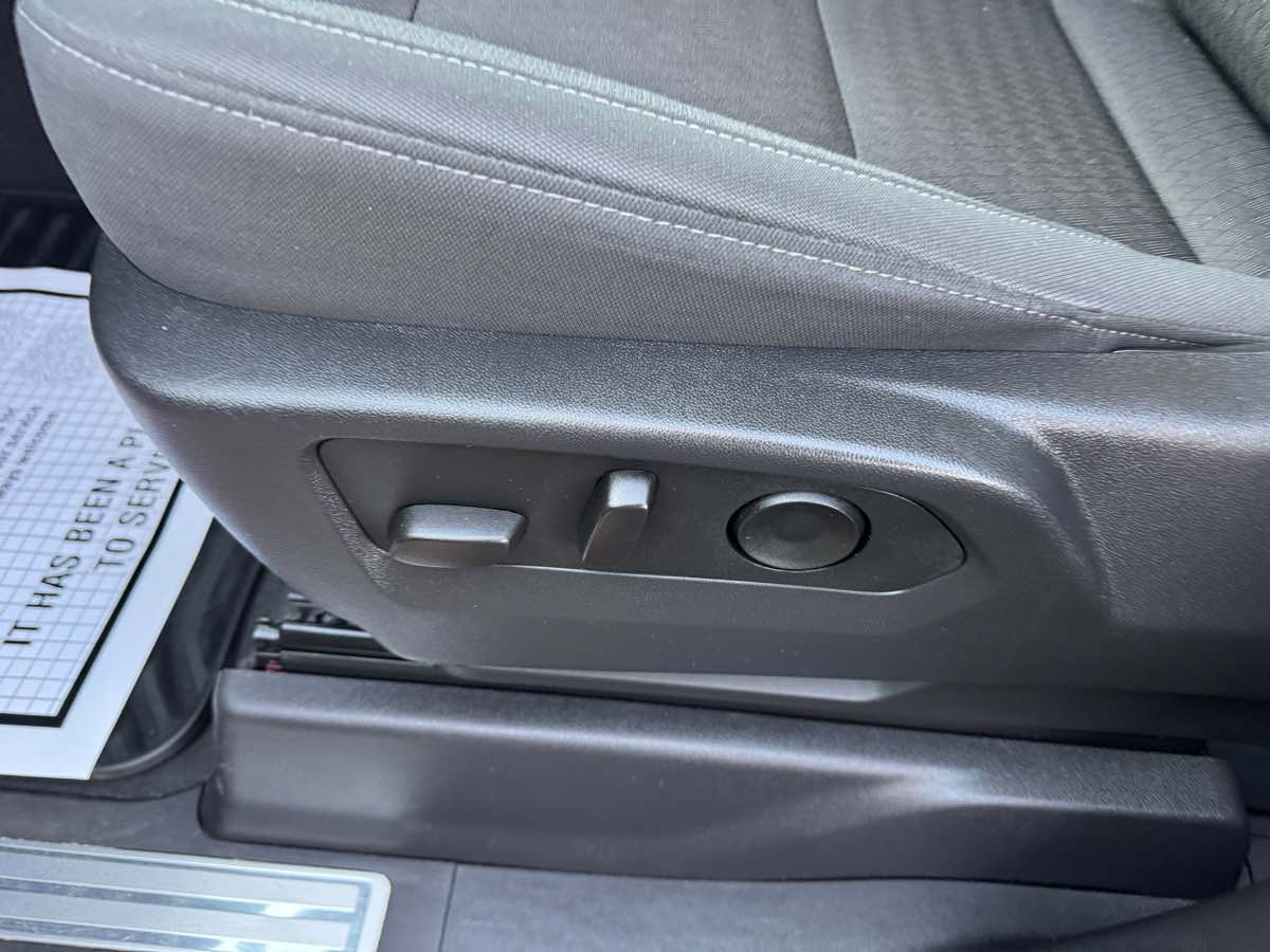 2025 Chevrolet Silverado 1500 LT - Photo 15