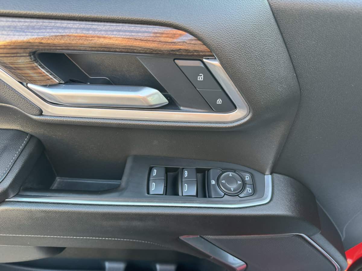 2025 Chevrolet Silverado 1500 LT - Photo 16
