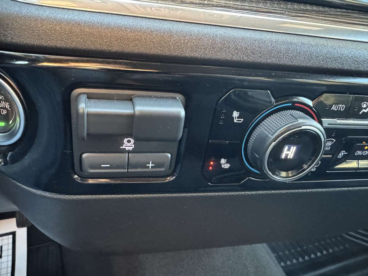2025 Chevrolet Silverado 1500 LT - Photo 18