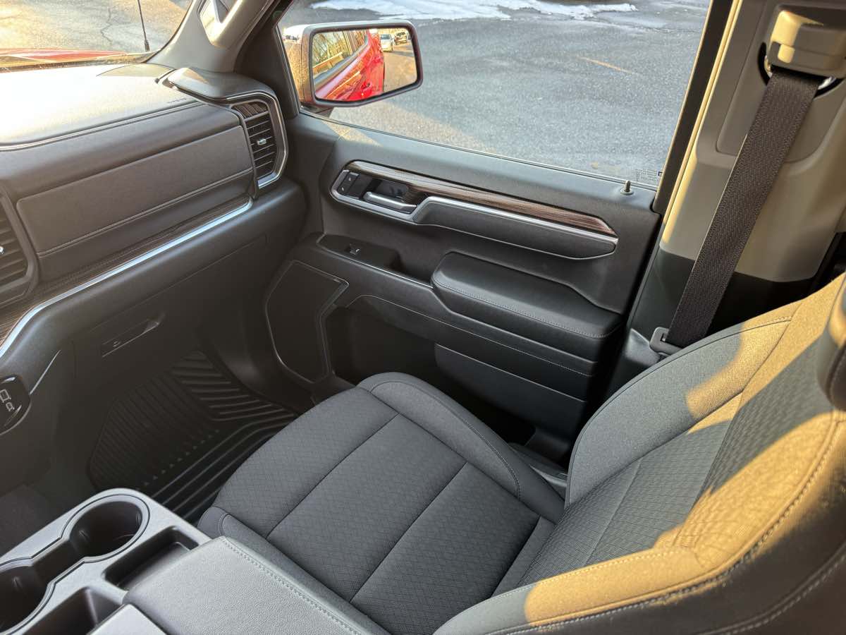 2025 Chevrolet Silverado 1500 LT - Photo 23