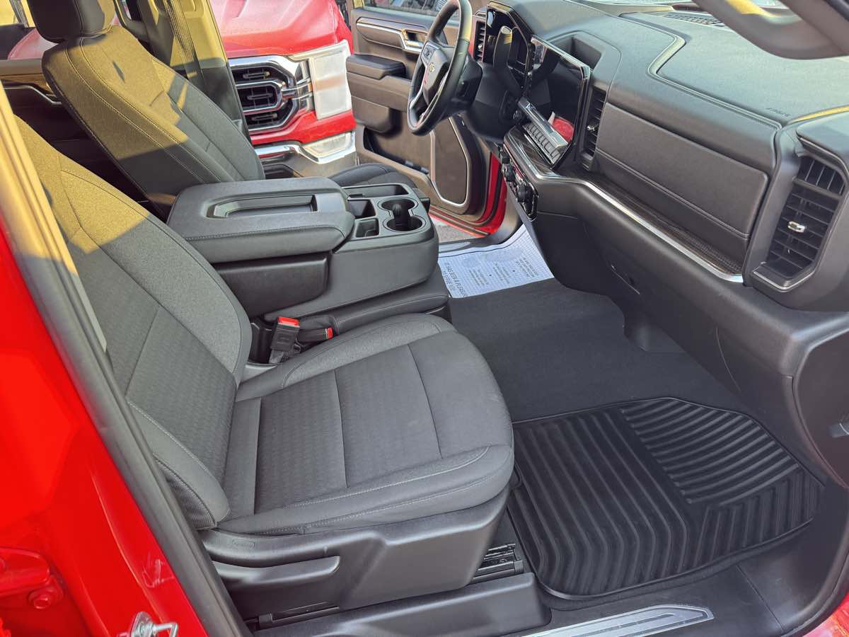 2025 Chevrolet Silverado 1500 LT - Photo 24