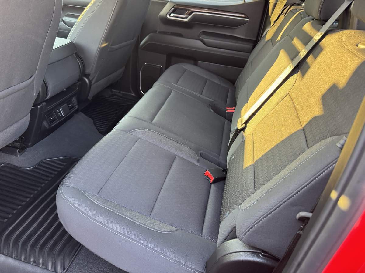 2025 Chevrolet Silverado 1500 LT - Photo 25