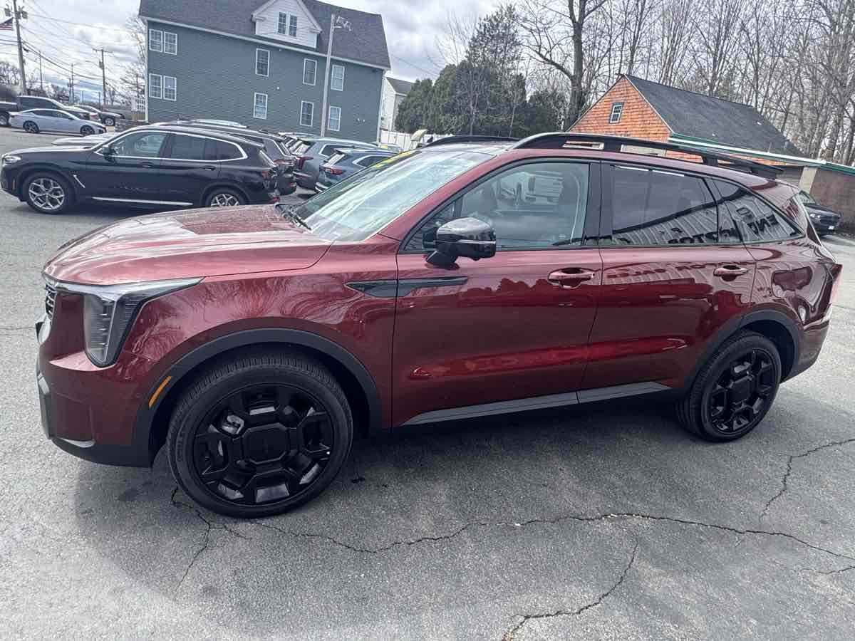 View vehicle photo 4