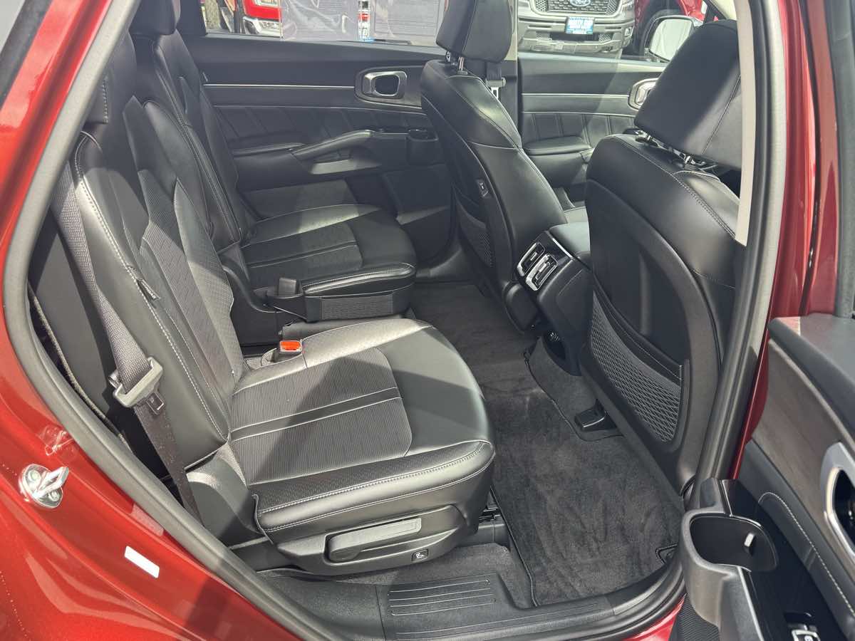 2025 Kia Sorento X-Line SX - Photo 24