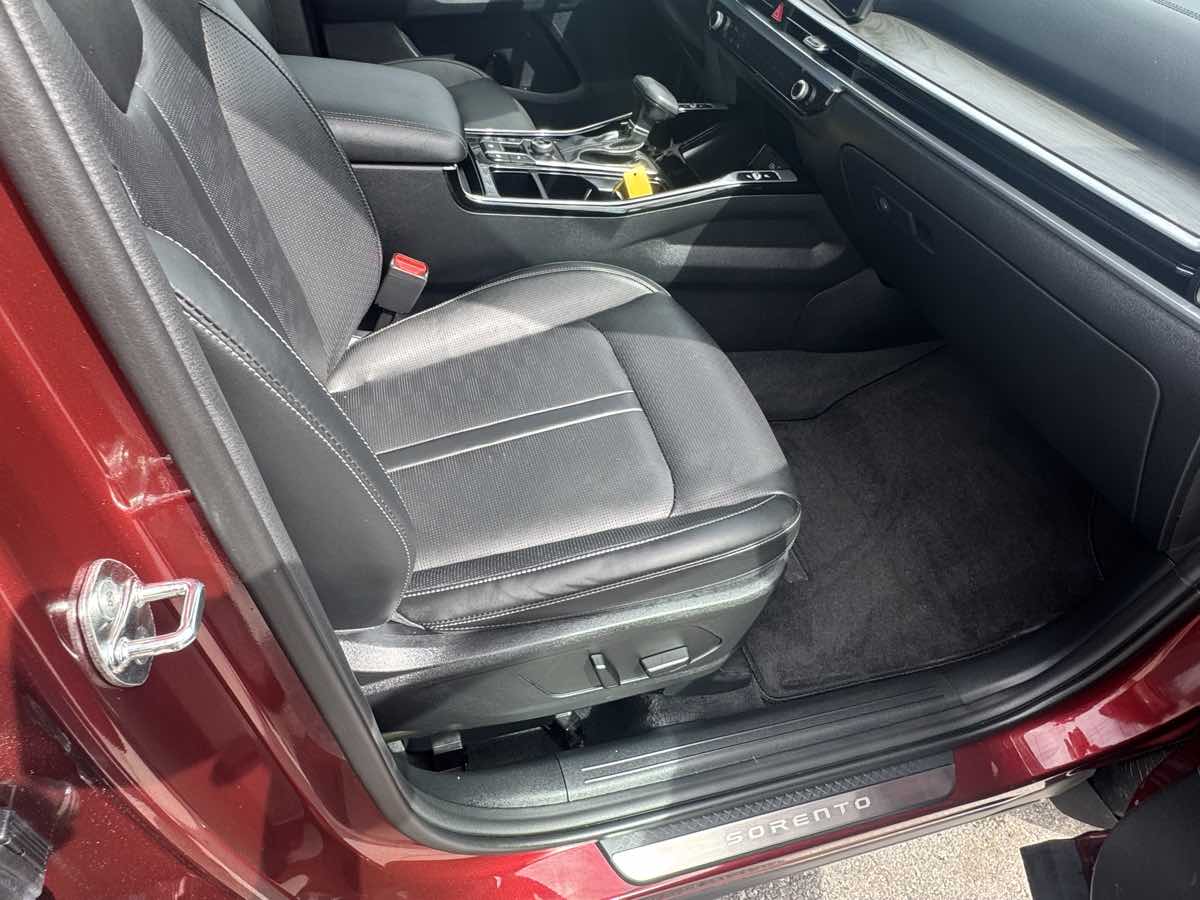 2025 Kia Sorento X-Line SX - Photo 26