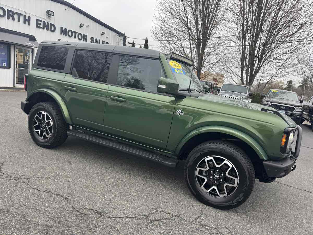 View vehicle photo 2