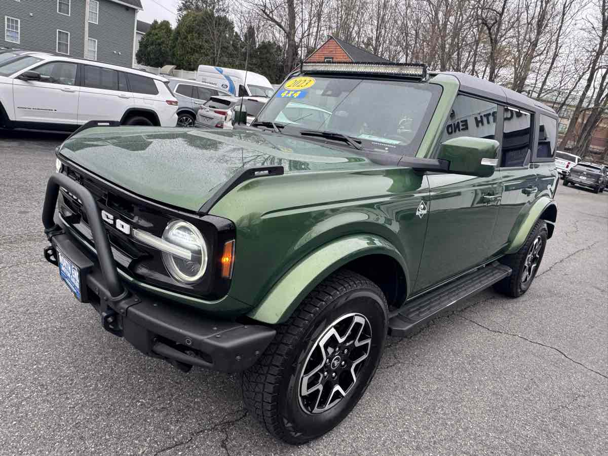 View vehicle photo 7
